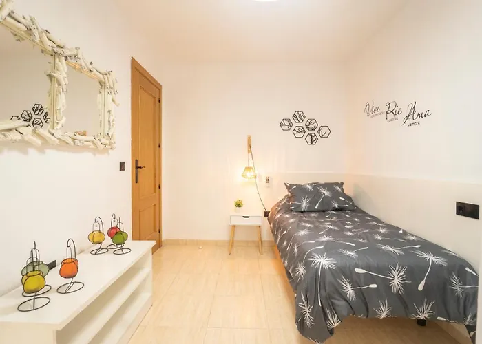 H&h Granada アパート